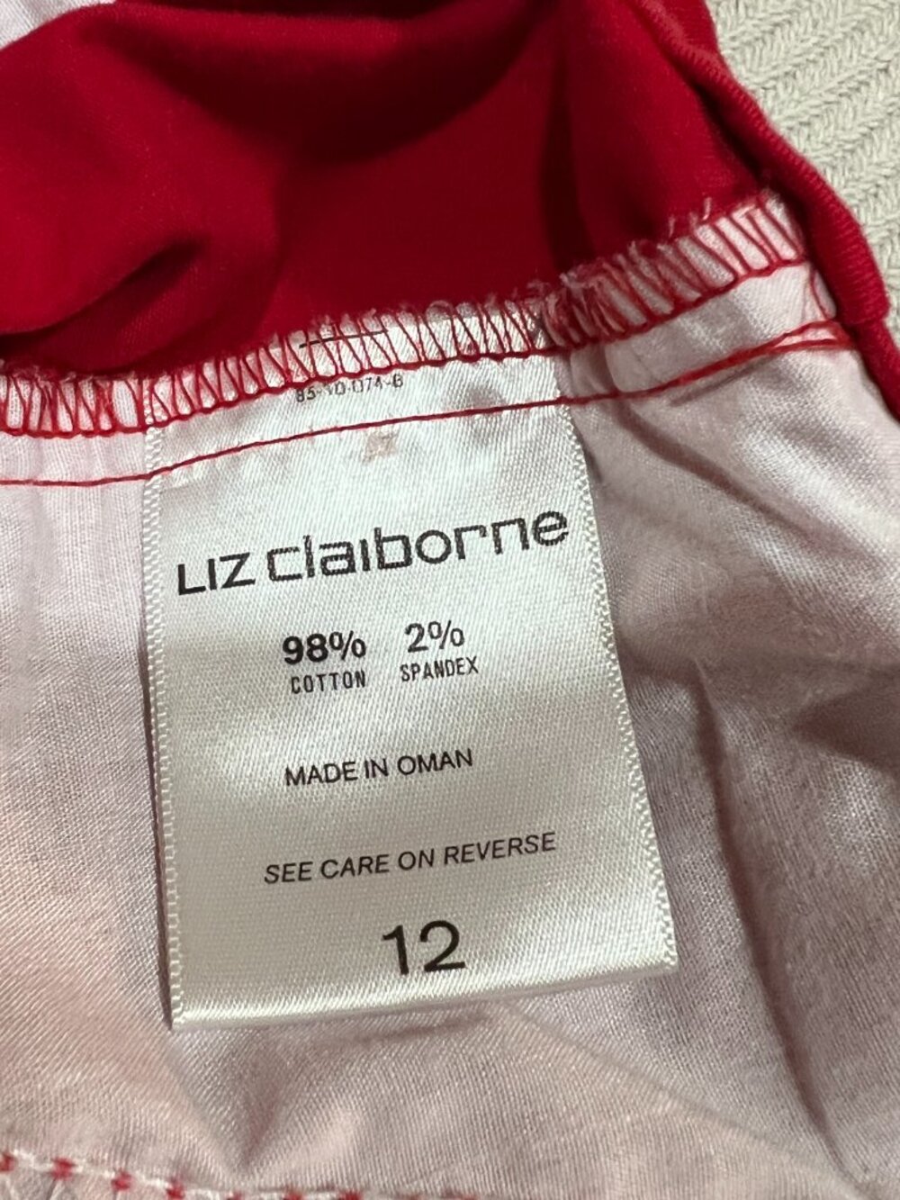 Liz Claiborne Red Chino Flat Front Cotton Pocket Mid Rise Shorts Womens Size 12 - Picture 3 of 4